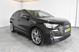 krockskadad bil auto Audi Q4 35 L ed S Com 55 kWh 2021/10