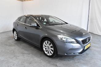 krockskadad bil auto Volvo V-40 1.6 D2 Momentum 2013/4