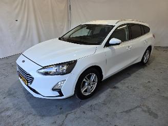 krockskadad bil auto Ford Focus 1.0 EcoB. Tr Ed. bns 2019/9