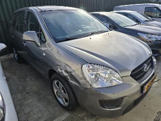 Damaged car Kia Carens 2.0 CVVT X-tra 2010/1