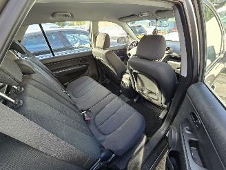 Kia Carens 2.0 CVVT X-tra picture 10