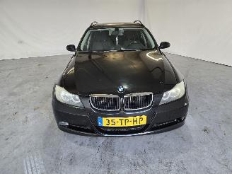 BMW 3-serie 320i Touring picture 2