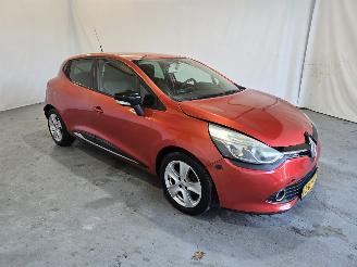 Damaged car Renault Clio 0.9 TCe Expression 2013/7