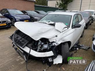 demontáž osobní automobily Peugeot 308 308 (F3/FB/FH/FM/FP), Hatchback 5-drs, 2021 1.2 12V PureTech 130 2022/5