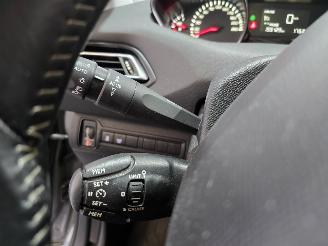 Peugeot 308 SW 1.2 PureT.Blue L. Ex picture 23