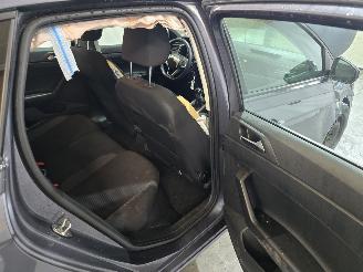 Volkswagen Polo 1.0 TSI Life picture 18