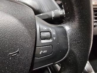 Peugeot 2008 1.2 PureTech Active picture 27