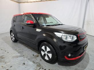 Vaurioauto  passenger cars Kia E-Soul ExecutiveLine 27 kWh 2015/11
