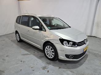 Damaged car Volkswagen Touran 2.0 TDI Highline BlueMotion 7p. 2014/5