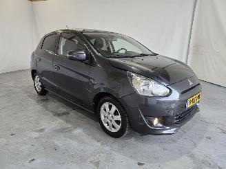krockskadad bil auto Mitsubishi Space-star 1.0 Intense 2014/1