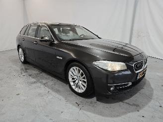 krockskadad bil auto BMW 5-serie 518d Luxury Edition 2014/2