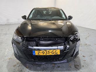 Peugeot 208 1.2 PureTech 100 Allure picture 2