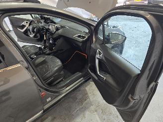 Peugeot 2008 1.2 PureTech Blue Lease Executive picture 14