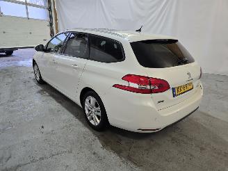 Peugeot 308 1.2 PureTech Blue Lease Executive picture 5