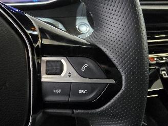 Peugeot e-2008 EV GT 54 kWh picture 32