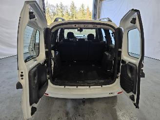 Dacia Logan 1.6 MPI Lauréate picture 18