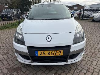 Renault Scenic 1.6 Parisiènne picture 2