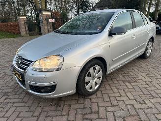 krockskadad bil auto Volkswagen Jetta 2.0 TDI automaat 2007/1