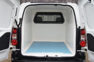 Peugeot Partner 1.6 HDi Geisoleerde Laadruimte Klima Trekhaak 55KW Euro 5 picture 8