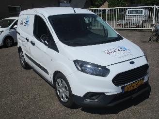 uszkodzony samochody osobowe Ford Transit COURIER 1.5 TDCITrend Dura 1E Eig NAP 2023/1