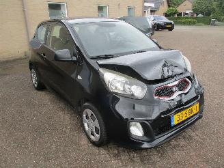 krockskadad bil auto Kia Picanto 1.0 CVVT Comfort Pack Airco NAP 2011/9