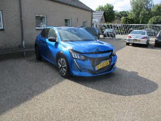 skadebil auto Peugeot 208 1.2 PureT GT-line 1E EIG NAP REST BPM 900 EURO !!!! 2021/1