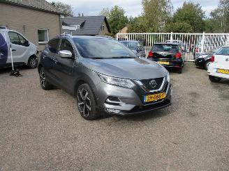 uszkodzony samochody osobowe Nissan Qashqai 1.3 DIG -T Tekna + NAP AUT 2019/5
