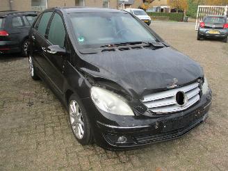 damaged passenger cars Mercedes B-klasse 150 2007/3