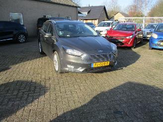 krockskadad bil auto Ford Focus 1.5 Titanium Wagon REST BPM 1150 EURO !!!! 2017/7