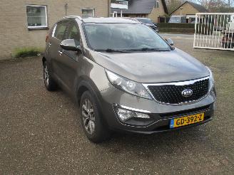 krockskadad bil auto Kia Sportage 1.6 GDI BusinessLine REST BPM 1000 EURO !!!! 2015/4