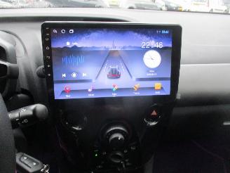 Peugeot 108 1.0 E -VTI BLUE L. EX picture 22