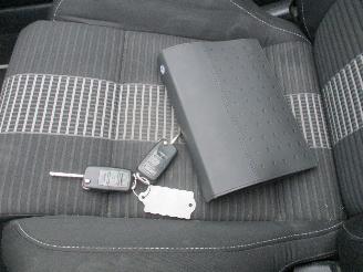 Volkswagen New-beetle 1.4-16V Trendline picture 21