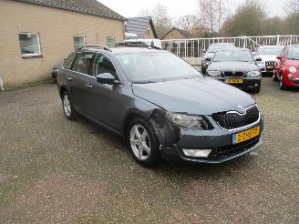 uszkodzony samochody osobowe Skoda Octavia 1.2 TSI Grt Amb Bns REST BPM €400!!! 2014/12
