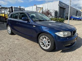 Damaged car BMW 1-serie 116i EffDyn. Ed. Business Line Ultimate Edition 2011/5