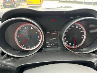 Suzuki Swift 1.2 Select picture 9
