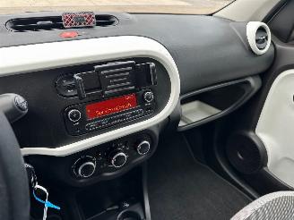 Renault Twingo 1.0 SCe Collection picture 12