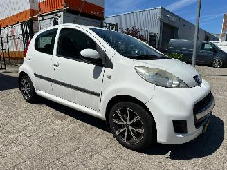 krockskadad bil auto Peugeot 107 1.0-12V XS 2010/9