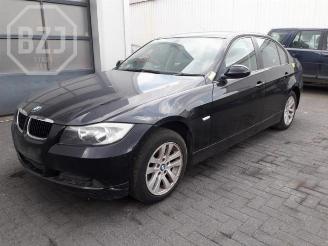 Coche siniestrado BMW 3-serie 3 serie (E90), Sedan, 2005 / 2011 318i 16V 2009