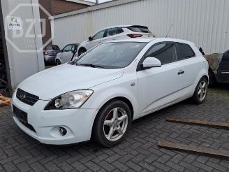 Auto da rottamare Kia Cee d Cee'd (EDB5), Hatchback 5-drs, 2006 / 2012 1.6 CRDi 16V 2009/8
