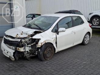 Autoverwertung Toyota Auris Auris (E15), Hatchback, 2006 / 2012 1.8 16V HSD Full Hybrid 2011