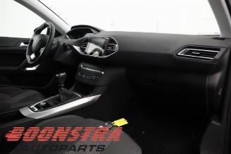 Peugeot 308 308 SW (L4/L9/LC/LJ/LR), Combi 5-drs, 2014 / 2021 1.2 12V e-THP PureTech 130 picture 16