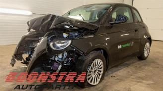Autoverwertung Fiat 500 500e (332), Hatchback, 2020 42 kWh 3+1 2023/11