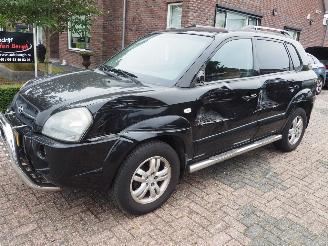 uszkodzony samochody osobowe Hyundai Tucson 2.0i Style Premium 2007/3