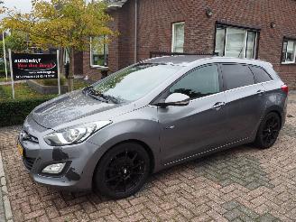 uszkodzony samochody osobowe Hyundai I-30 Wagon 1.6 GDI Business Edition 2013/9