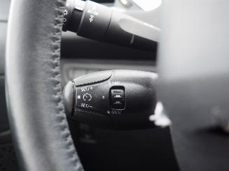 Peugeot 208 1.2 VTi Style picture 23