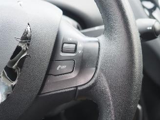 Peugeot 208 1.2 VTi Style picture 22