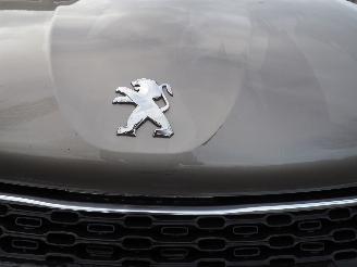 Peugeot 208 1.2 VTi Style picture 10