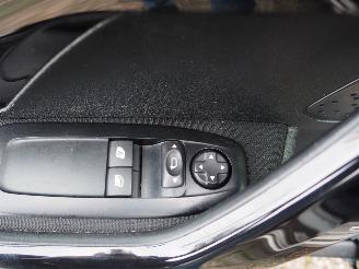 Peugeot 208 1.2 VTi Style picture 30