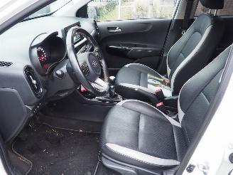 Kia Picanto 1.0 CVVT Design Edition picture 22