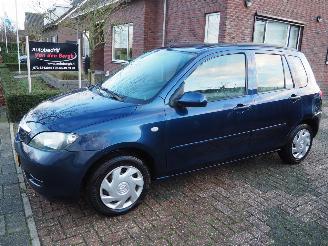 Damaged car Mazda 2 1.4 Exclusive 2005/1